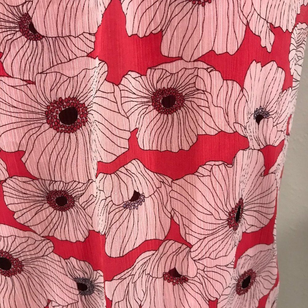 ‎Pink floral sleeveless blouse. - Picture 3 of 8
